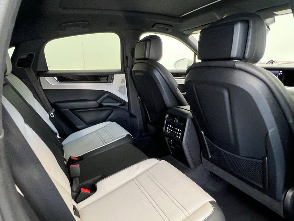 New 2026 Porsche Cayenne Coupe image 16
