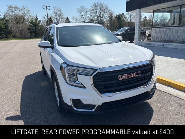 Used 2022 GMC Terrain SLE w/ Driver Convenience Package FWD image 4