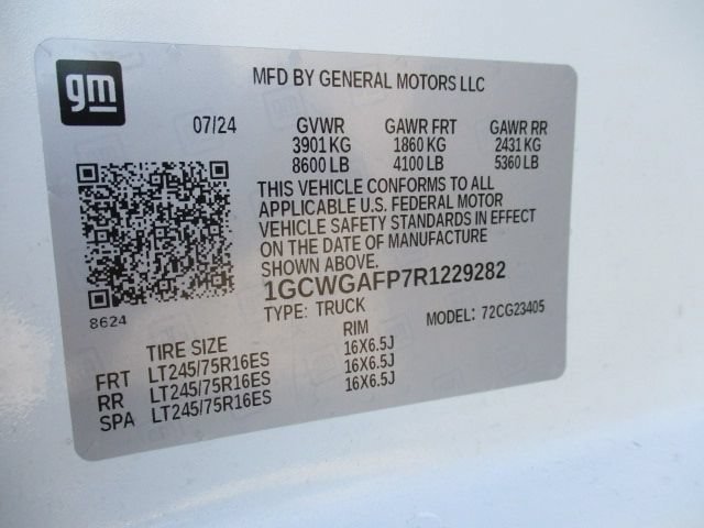 Used 2024 Chevrolet Express 2500 w/ Driver Convenience Package RWD image 11