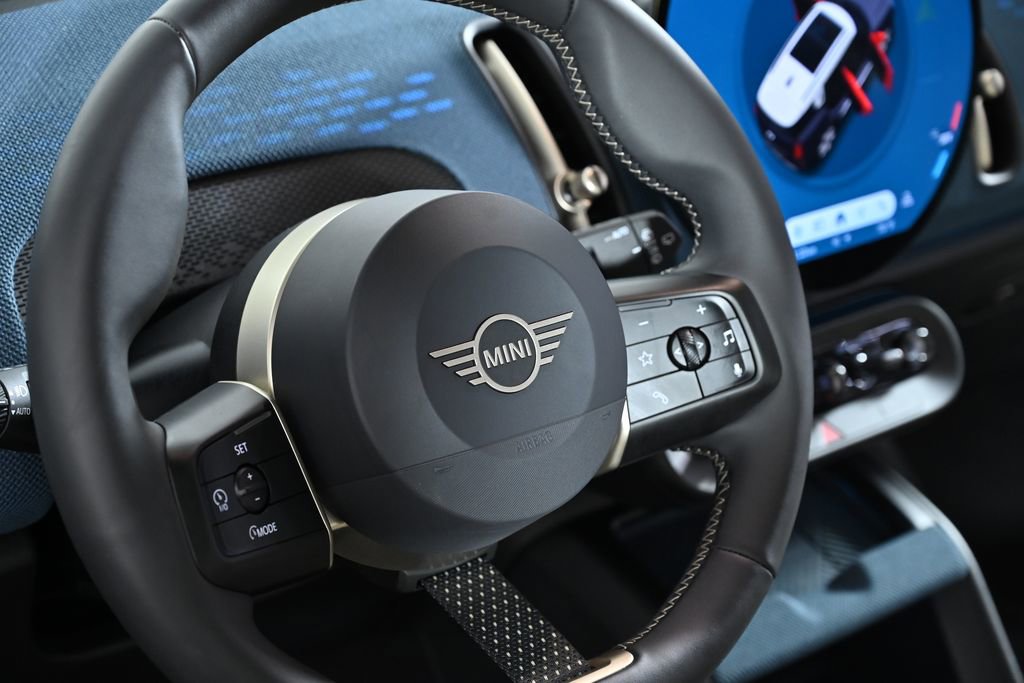Certified 2025 MINI Cooper Countryman SE AWD/4WD image 16