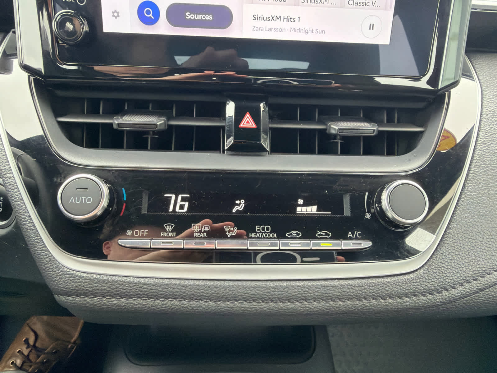 Used 2024 Toyota Corolla SE image 24