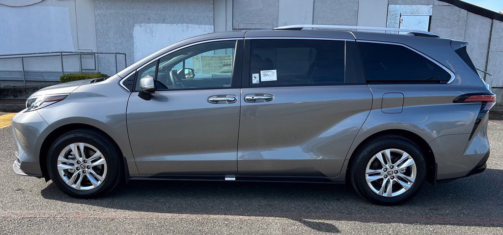 New 2026 Toyota Sienna Limited AWD/4WD image 8