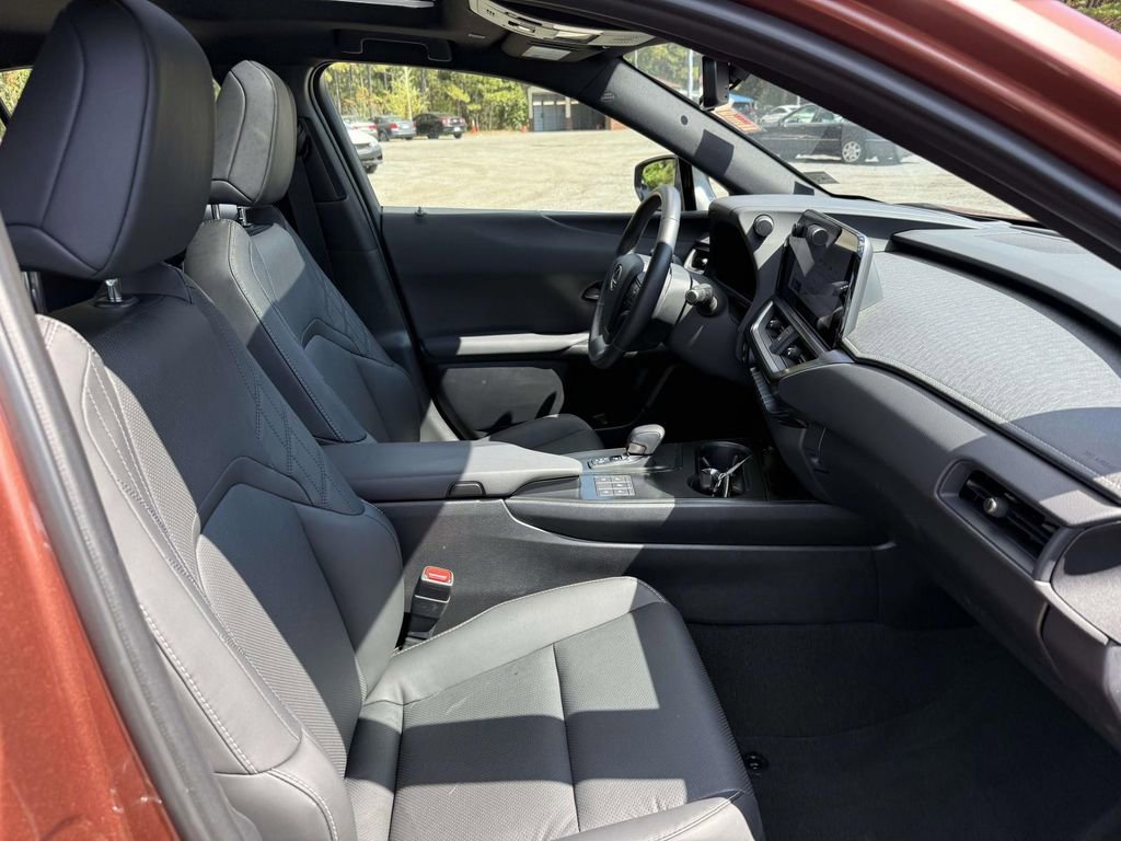Used 2025 Lexus UX 300h AWD image 13