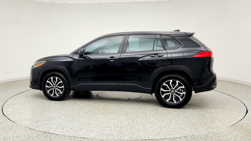 Used 2025 Toyota Corolla Cross AWD Hybrid image 8