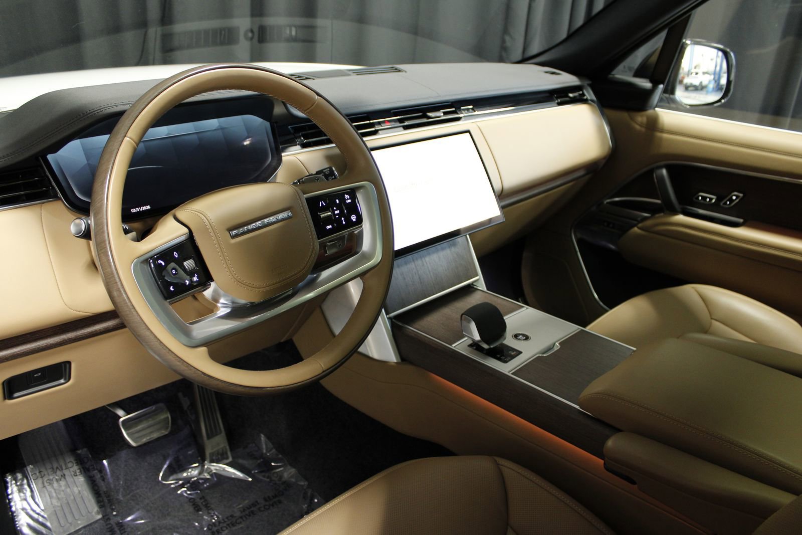 Used 2025 Land Rover Range Rover SE image 27