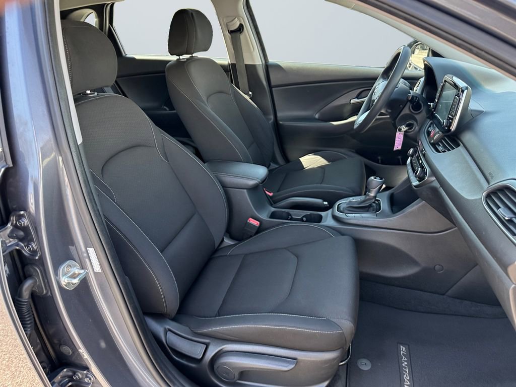 Used 2018 Hyundai Elantra GT image 15