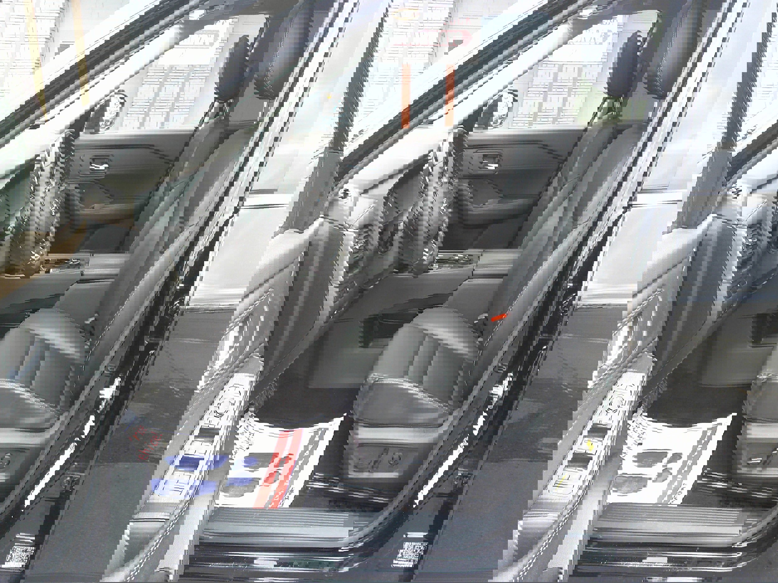 Used 2023 Nissan Rogue SV w/ SV Premium B Package image 14