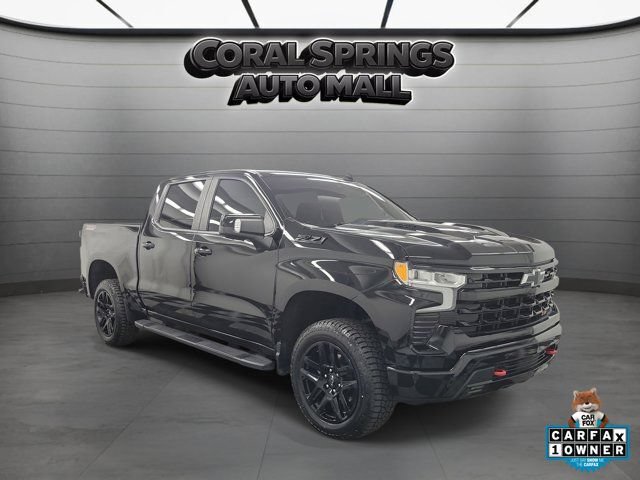 Used 2024 Chevrolet Silverado 1500 LT Trail Boss w/ Convenience Package II AWD/4WD image 1