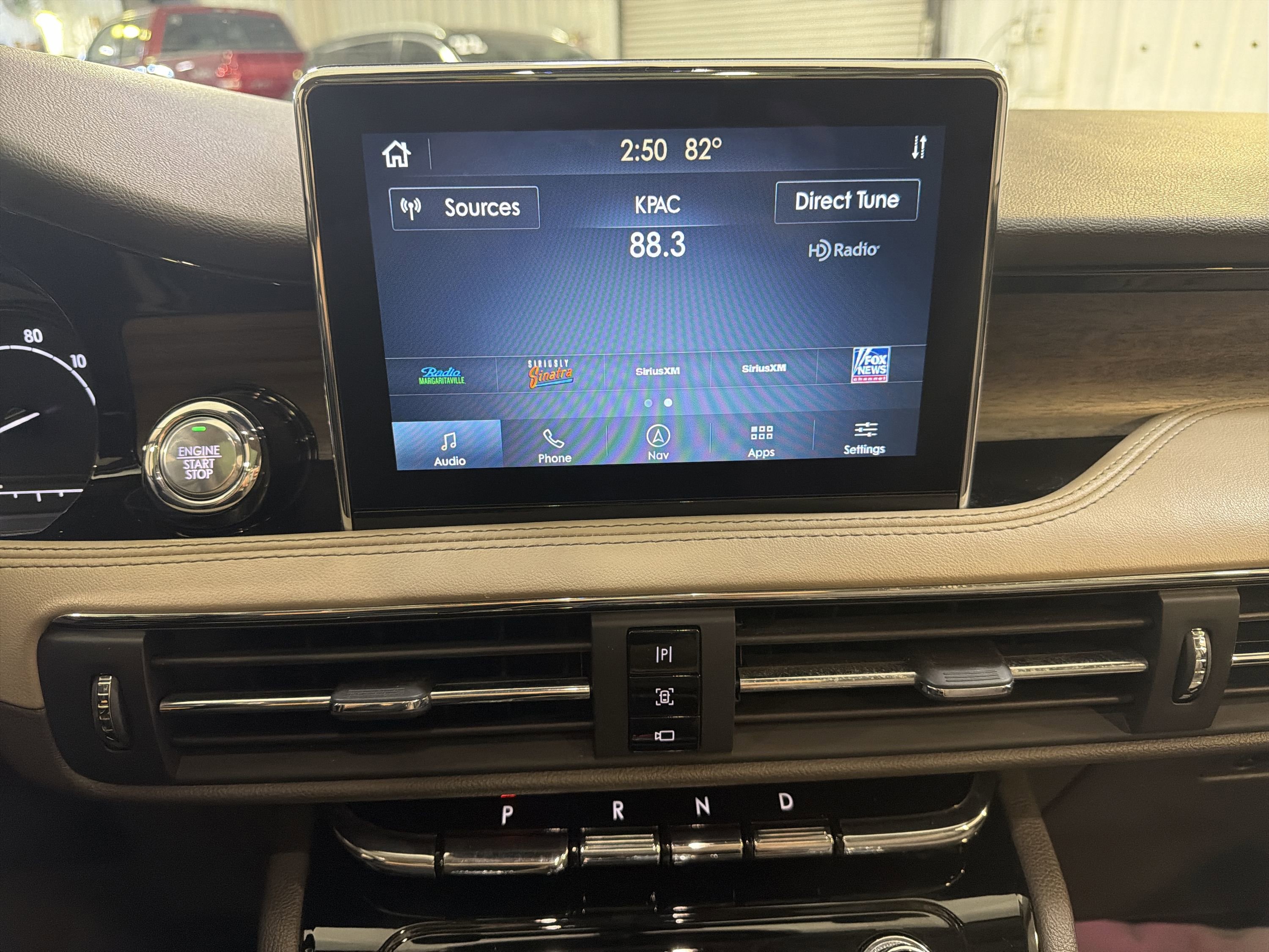 Used 2020 Lincoln Corsair Reserve w/ Elements Package FWD image 17