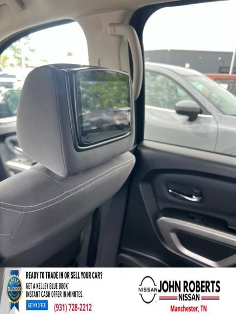 Used 2024 Nissan Titan SV RWD image 17