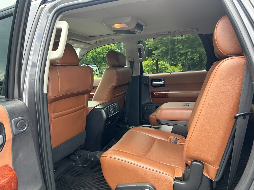 Used 2022 Toyota Sequoia Platinum AWD/4WD image 40