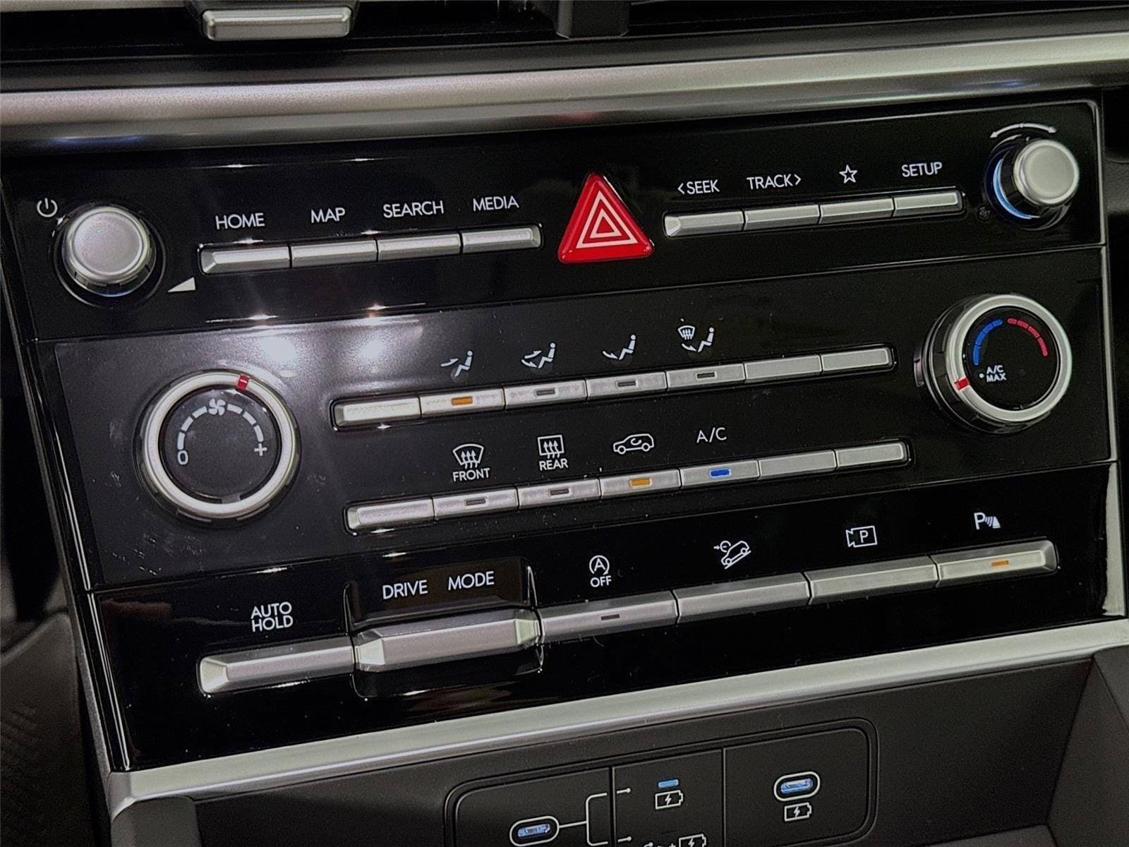 New 2026 Hyundai Santa Fe SE FWD image 16