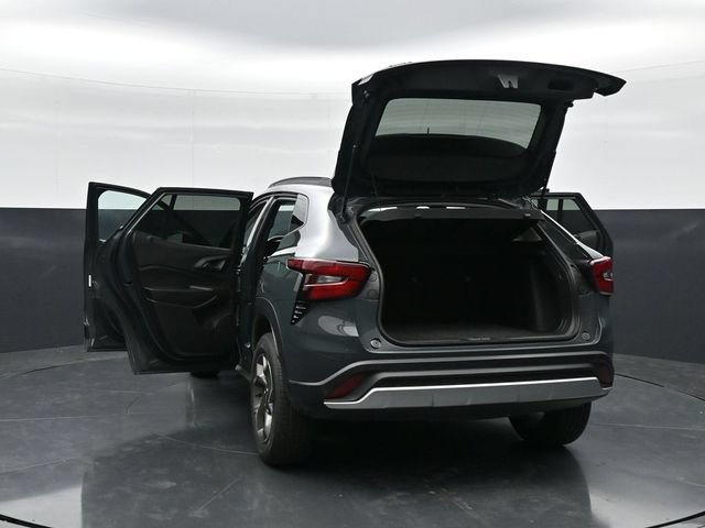 Used 2025 Chevrolet Trax LT w/ LT Convenience Package FWD image 45