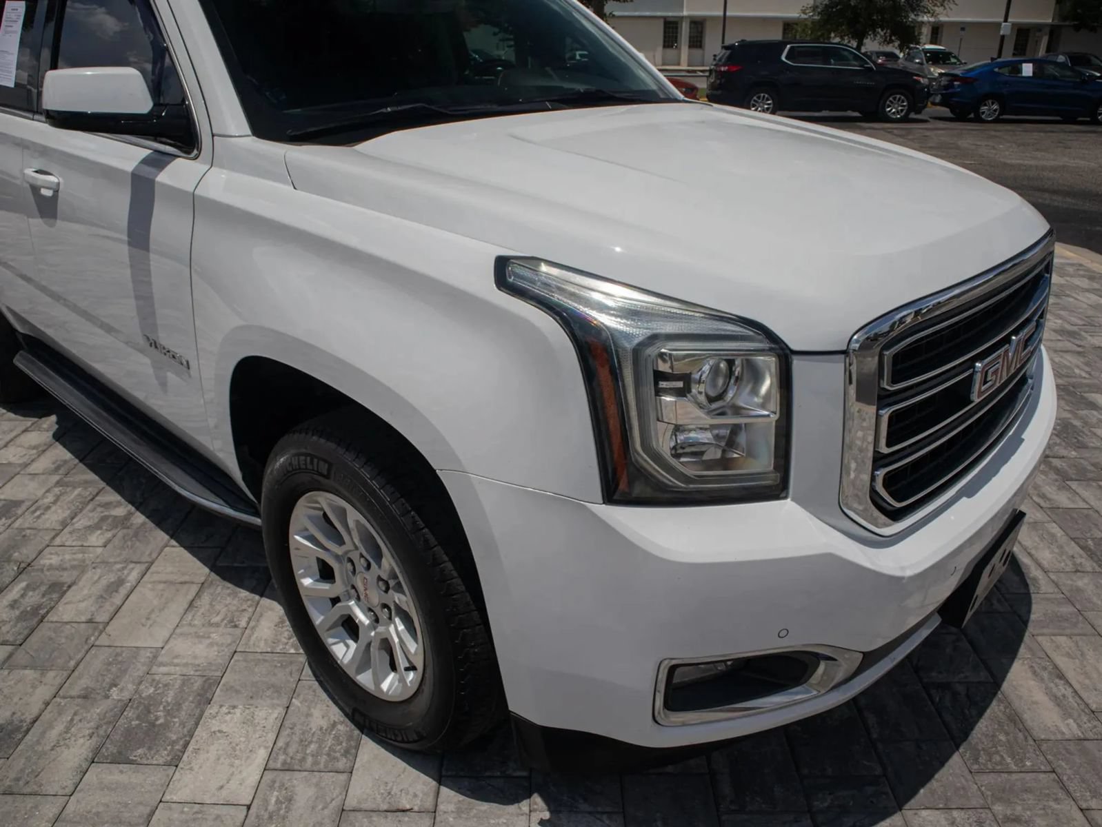 Used 2020 GMC Yukon SLE AWD/4WD image 10