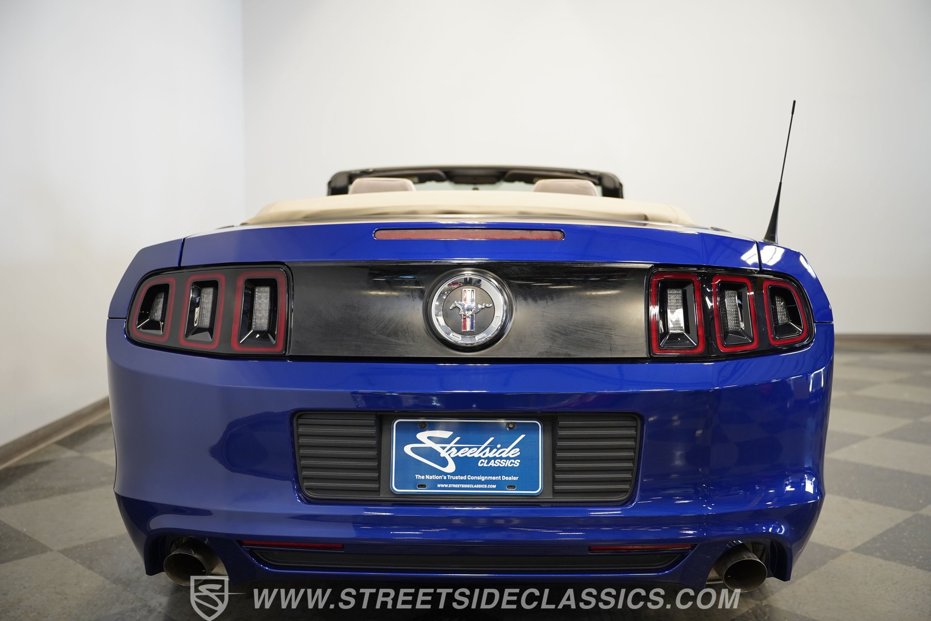 Used 2014 Ford Mustang Convertible RWD image 11