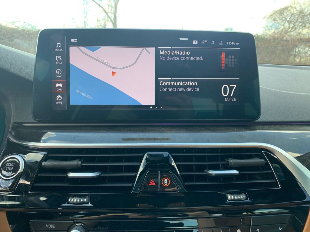 Used 2021 BMW 530i xDrive w/ Premium Package image 22