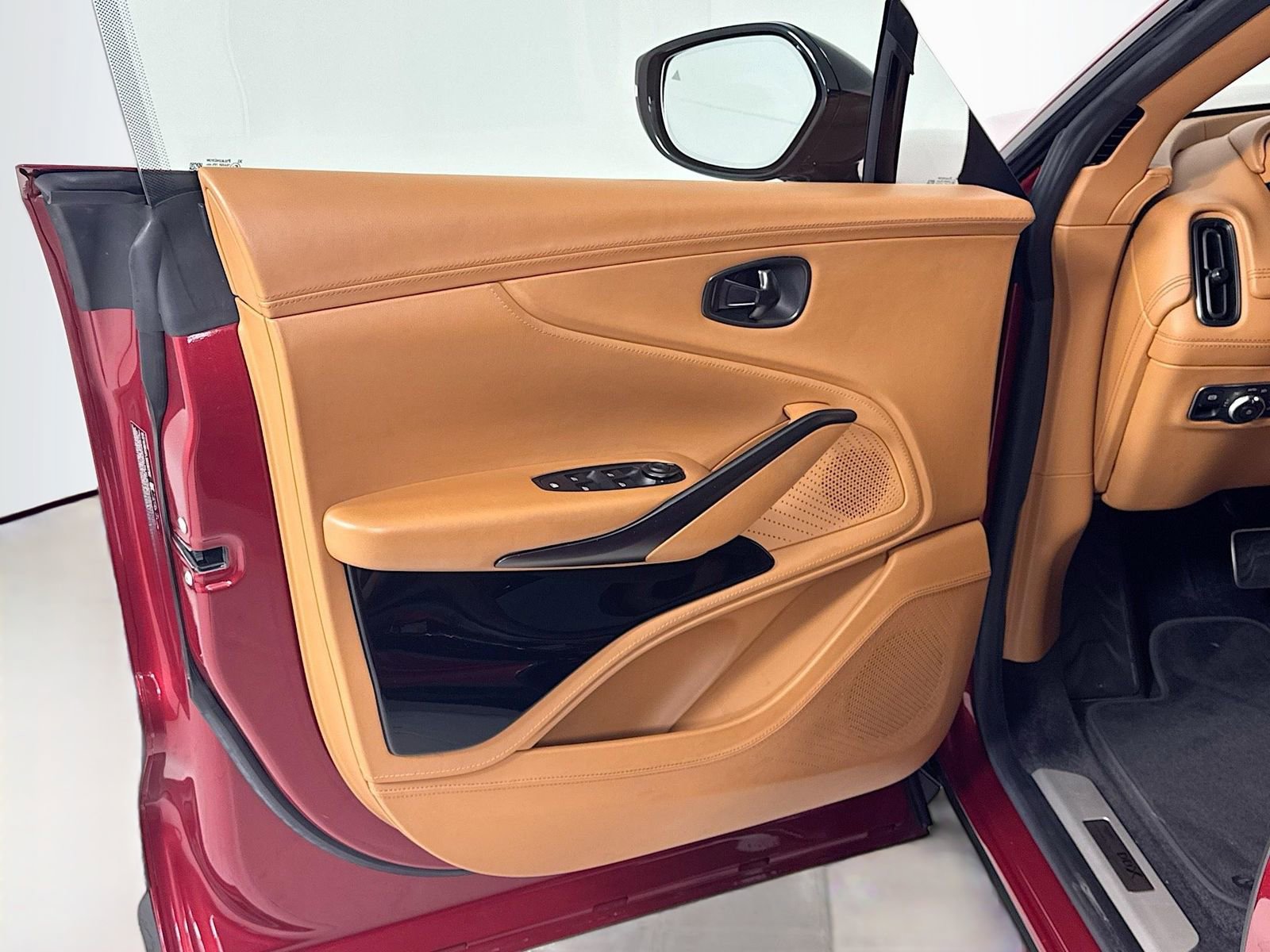 Used 2024 Aston Martin DBX 707 image 15