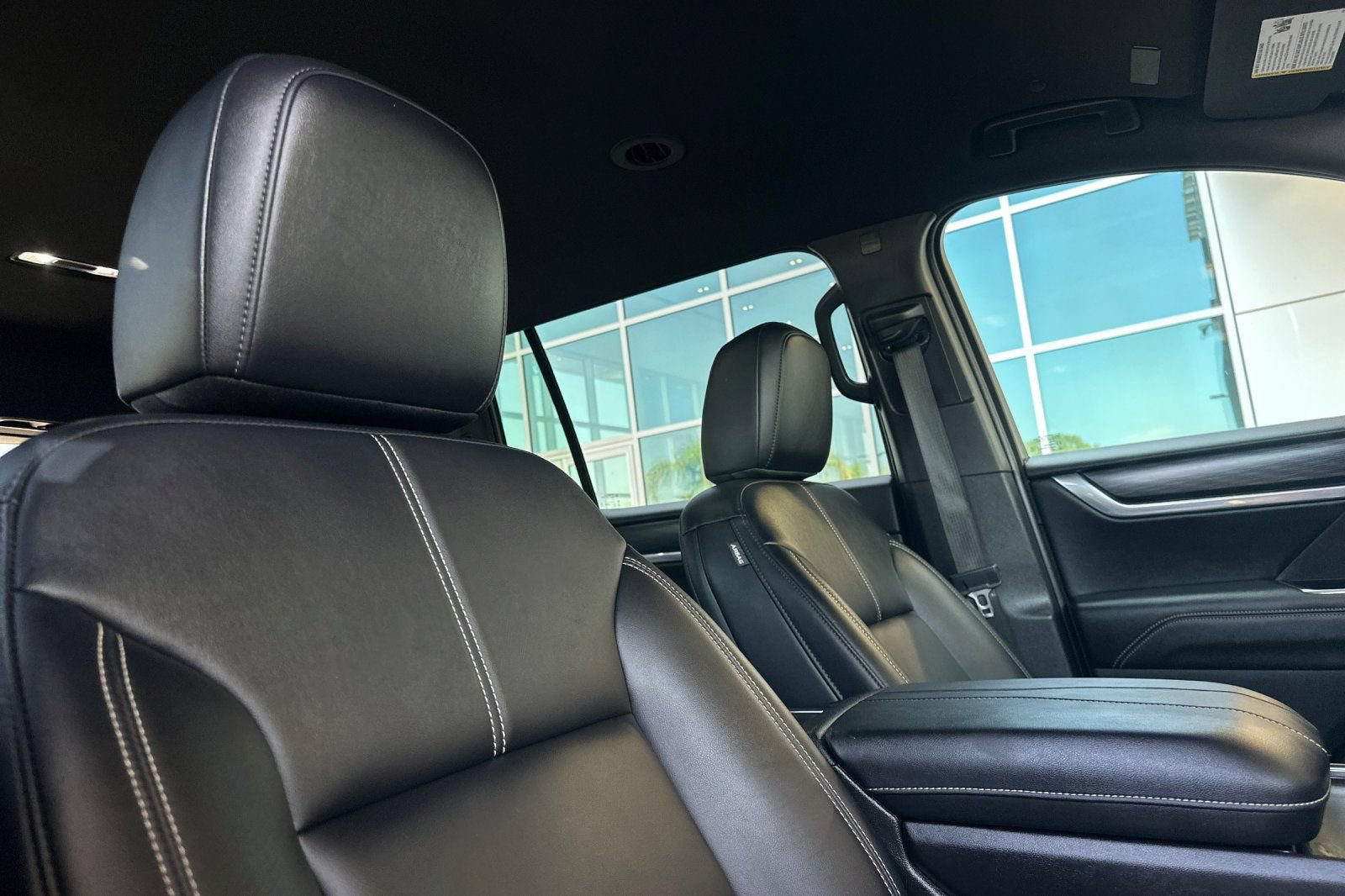 Used 2026 GMC Acadia Elevation w/ Elevation Premium Package FWD image 22