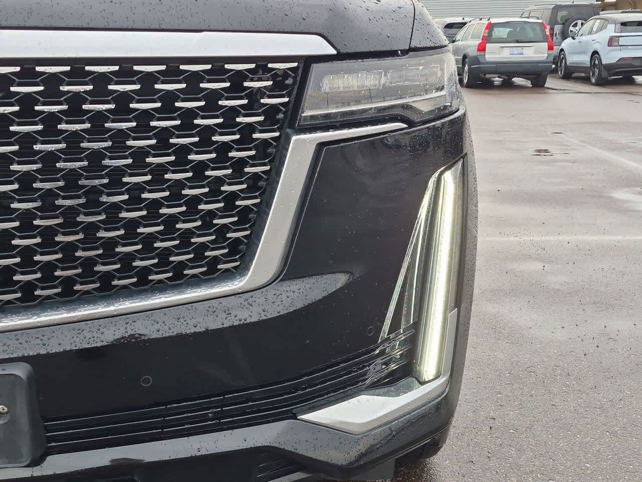 Used 2022 Cadillac Escalade Luxury AWD/4WD image 10