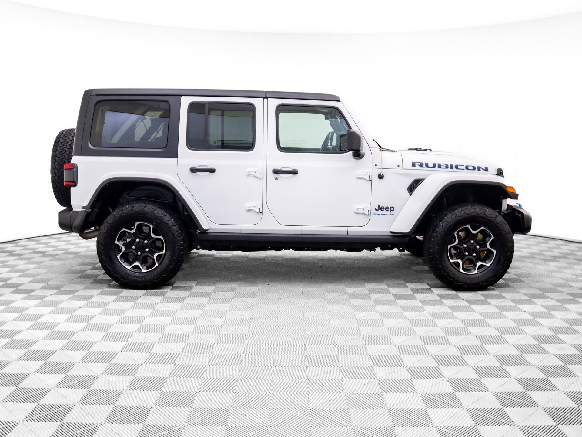 Used 2023 Jeep Wrangler Unlimited Rubicon 4xe w/ Cold Weather Group image 8