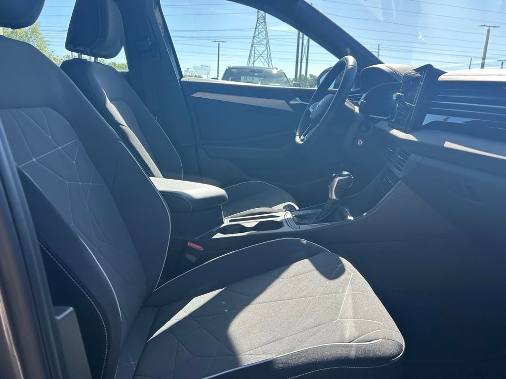 Used 2025 Volkswagen Jetta Sport image 34