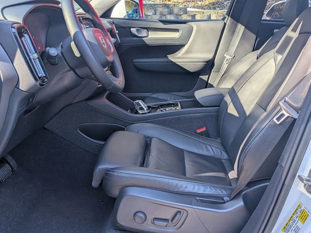 Certified 2023 Volvo XC40 B5 Plus image 13