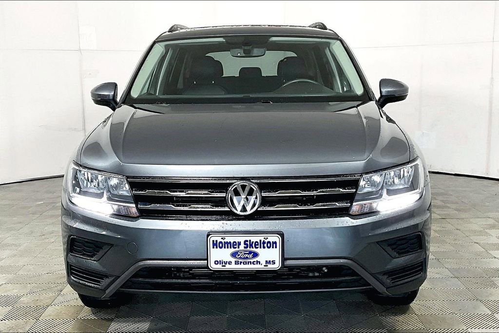Used 2021 Volkswagen Tiguan SE w/ Panoramic Sunroof Package image 3