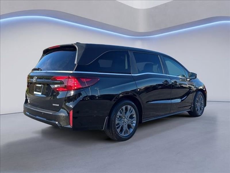 New 2026 Honda Odyssey Touring image 5