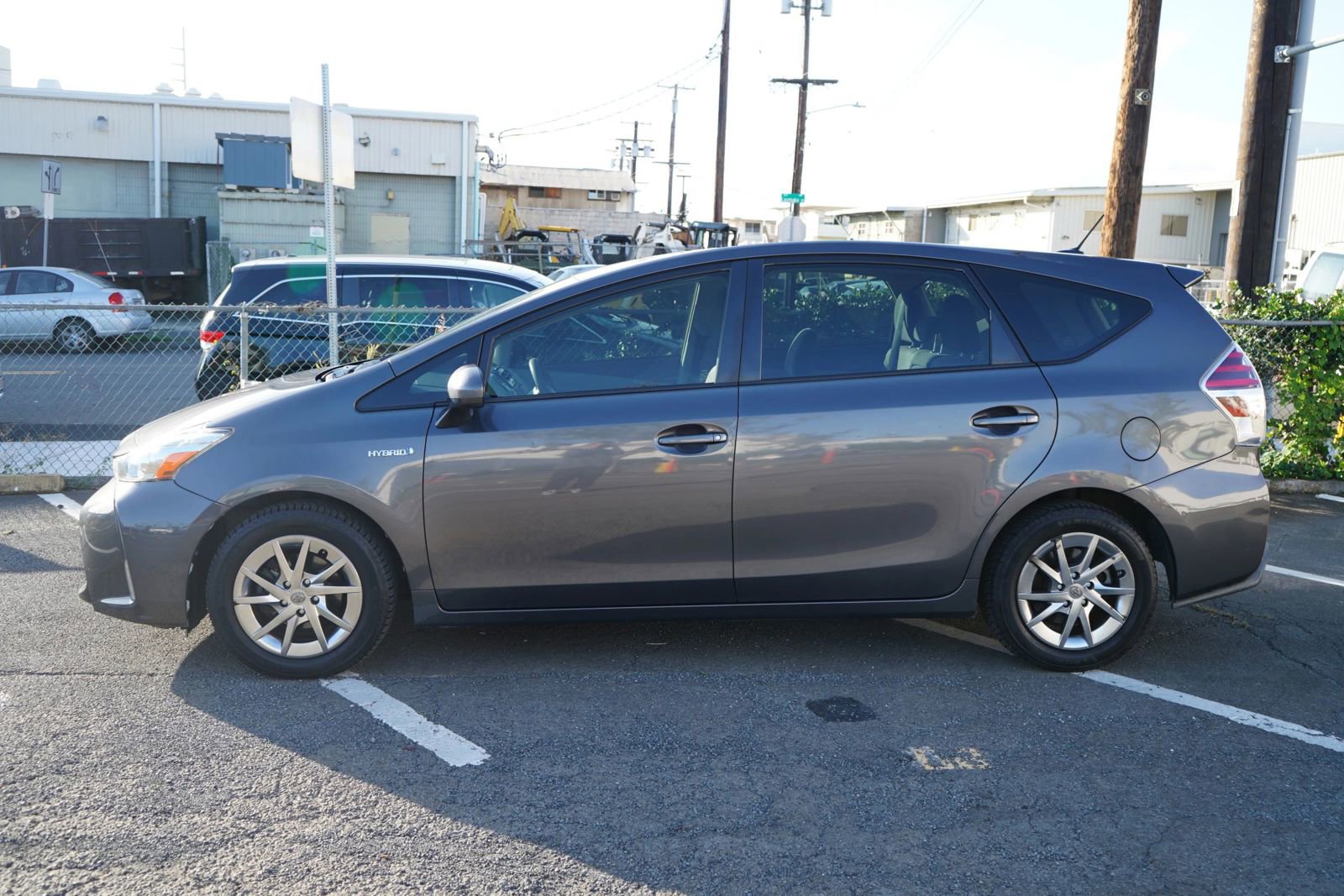 Used 2016 Toyota Prius V Three FWD image 2