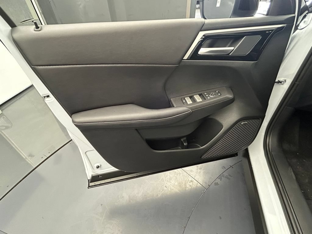 New 2026 Mitsubishi Outlander AWD image 14