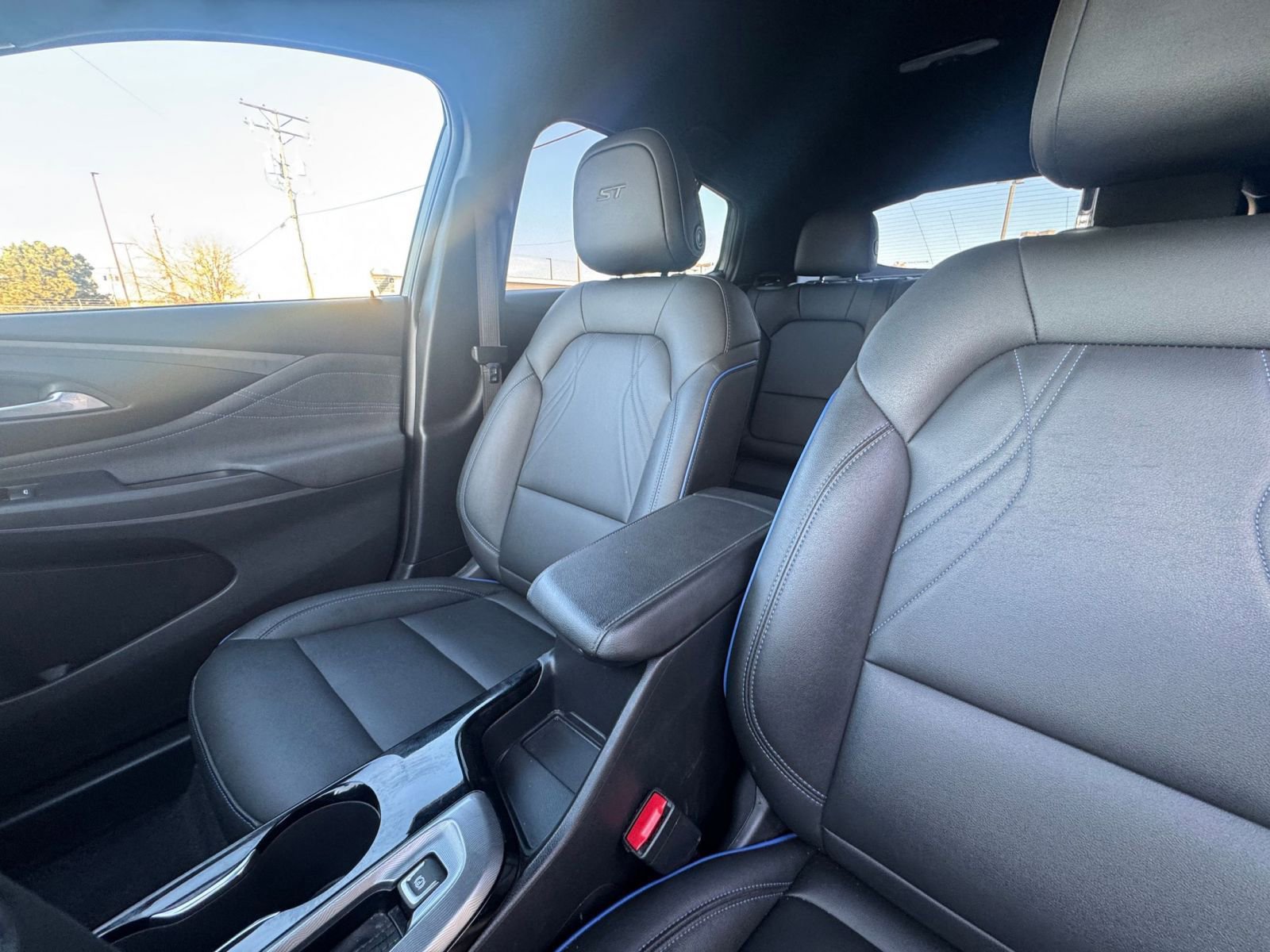 Used 2025 Buick Envista Sport Touring image 34