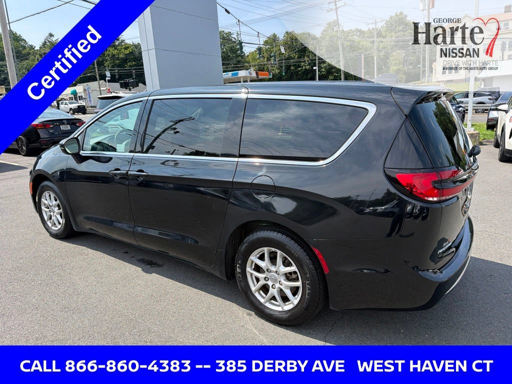 Used 2023 Chrysler Pacifica Touring-L FWD image 7