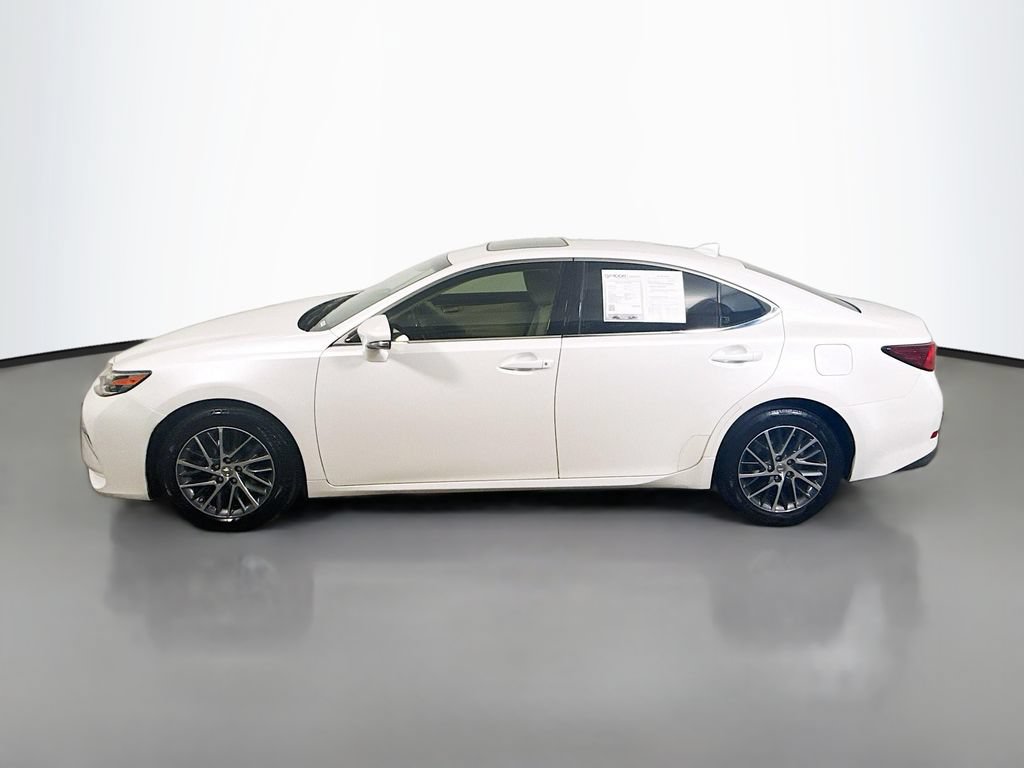 Used 2016 Lexus ES 350 w/ Luxury Package w/Wood Trim FWD image 4