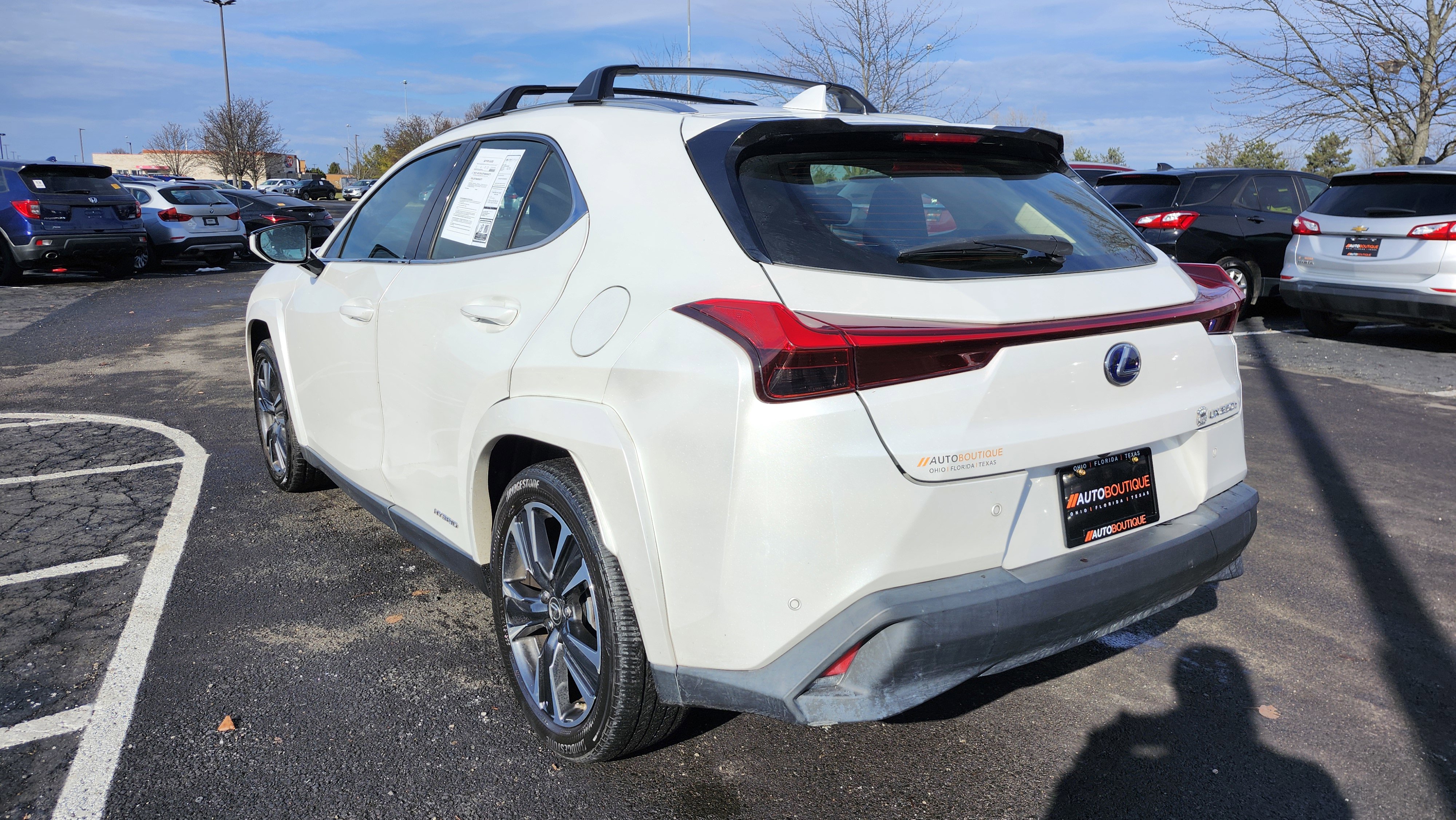 Used 2022 Lexus UX 250h w/ Premium Package image 15