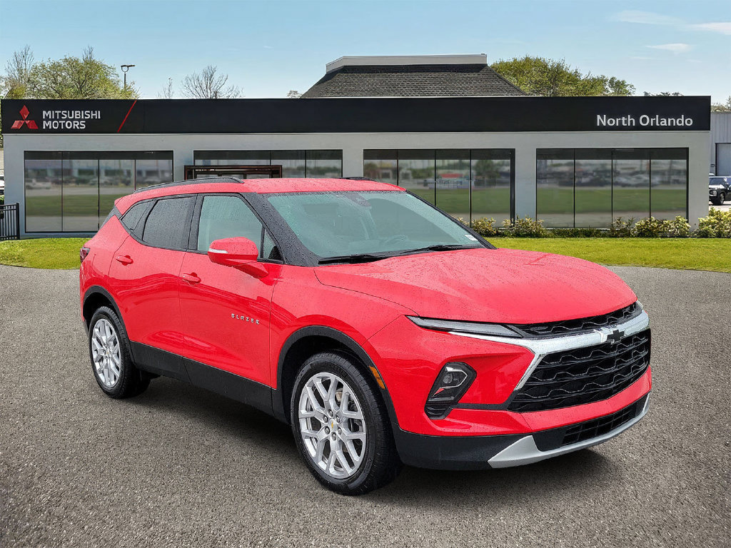 Used 2024 Chevrolet Blazer LT w/ Sound & Technology Package FWD image 5