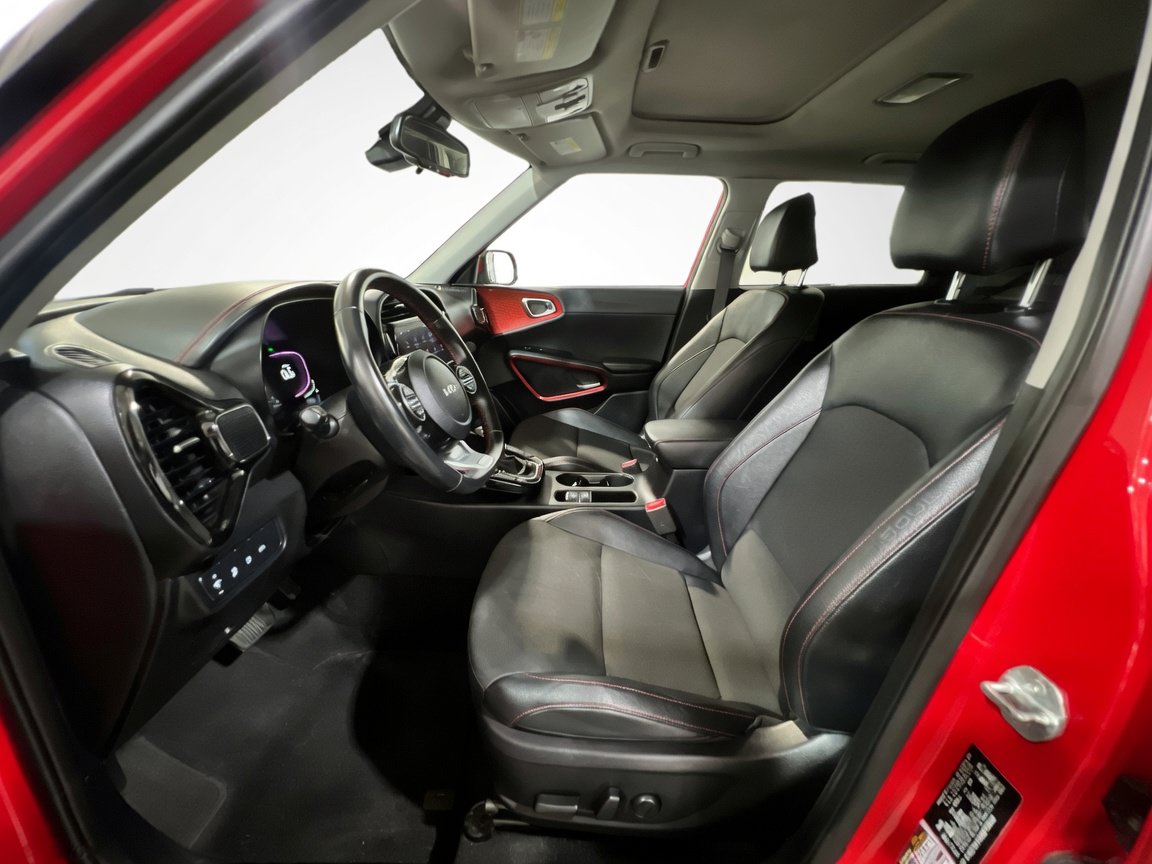 Used 2023 Kia Soul GT-Line w/ GT-Line Technology Package FWD image 16