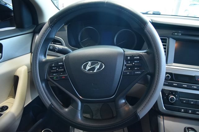 Used 2017 Hyundai Sonata SE FWD image 12