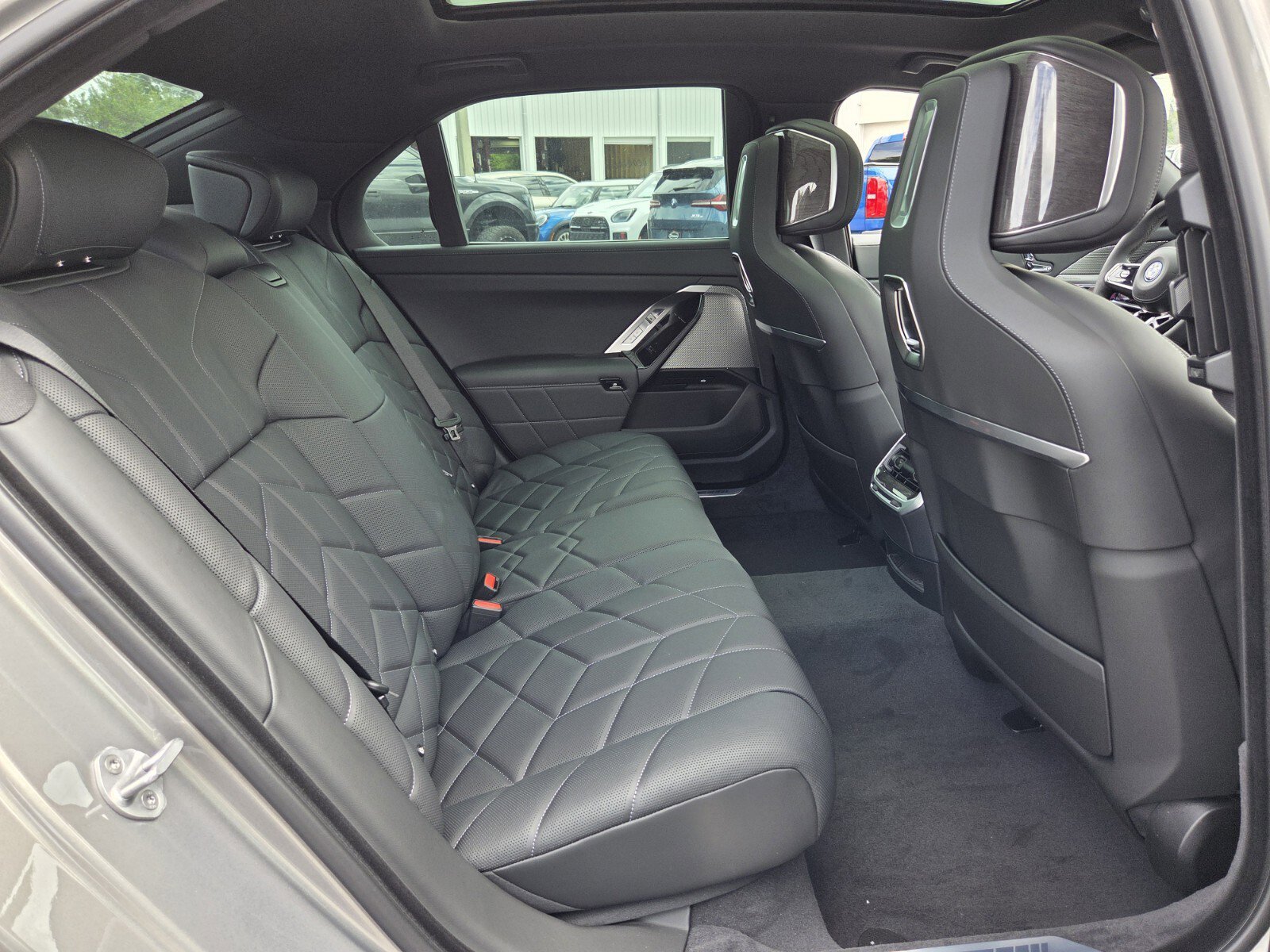 New 2026 BMW i7 eDrive50 w/ M Sport Package RWD image 16