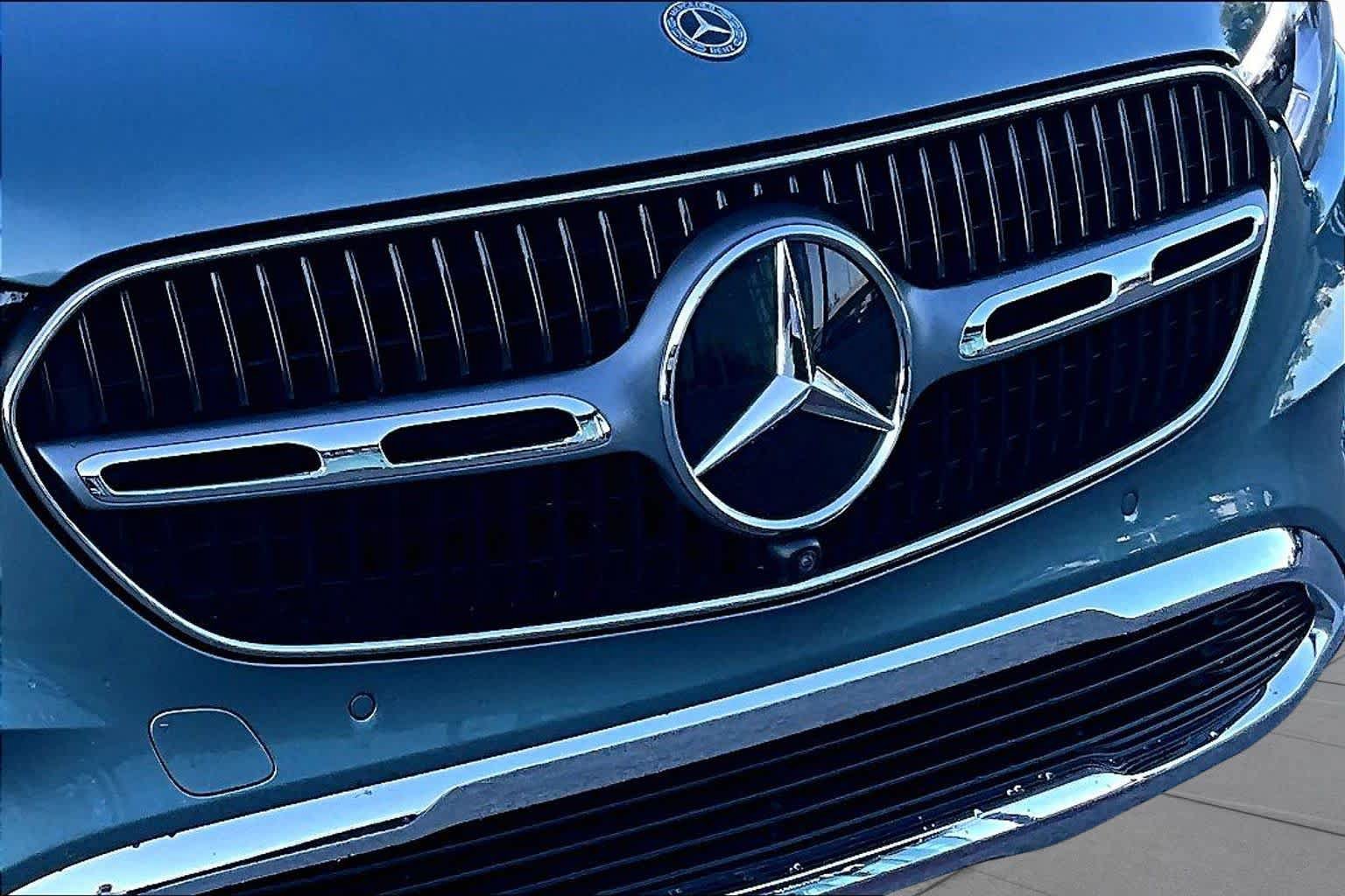 Used 2025 Mercedes-Benz GLC 350e 4MATIC image 30