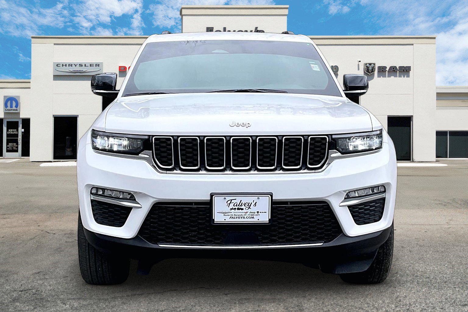 Certified 2025 Jeep Grand Cherokee Limited AWD/4WD image 3