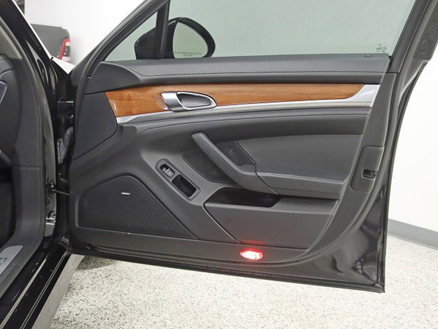 Used 2011 Porsche Panamera S image 32