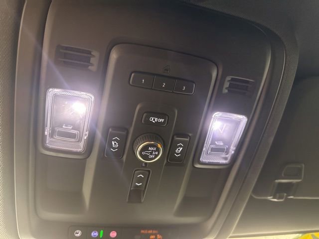 Used 2024 Chevrolet Suburban Premier w/ Advanced Technology Package AWD/4WD image 44