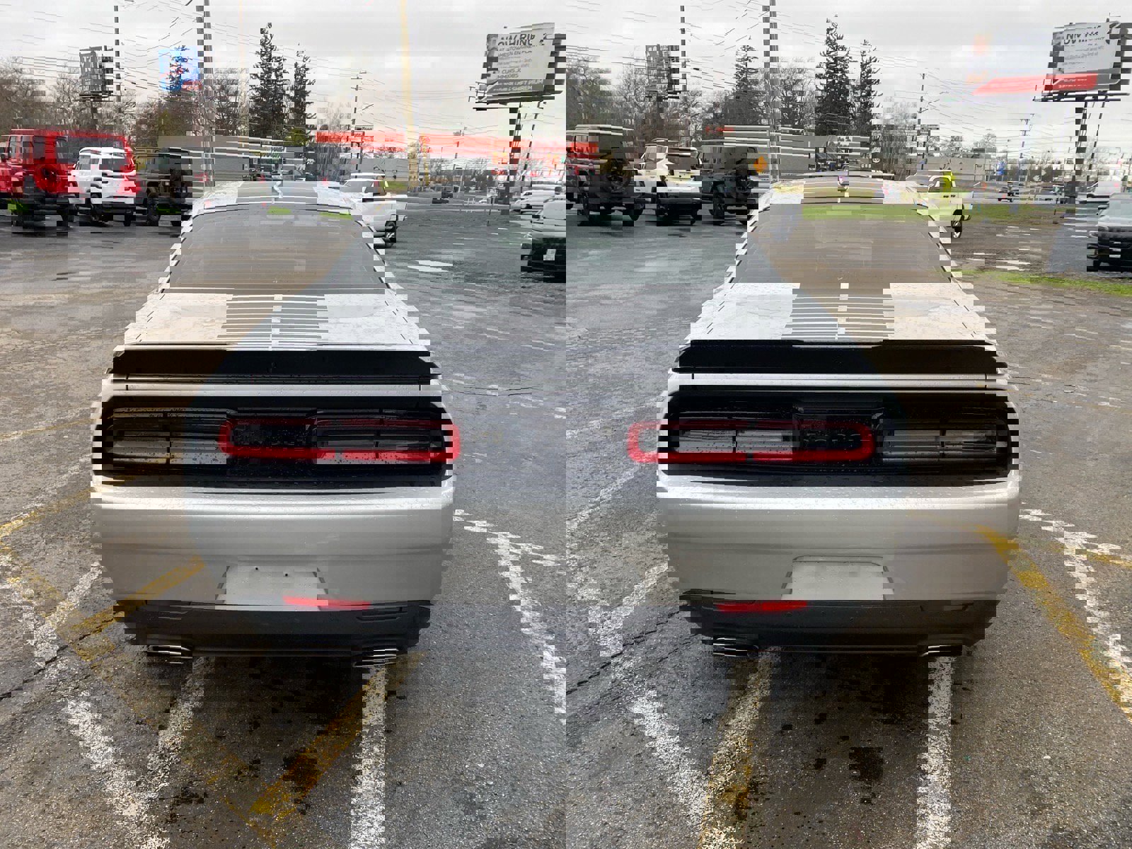 Used 2023 Dodge Challenger SXT w/ Plus Package image 4