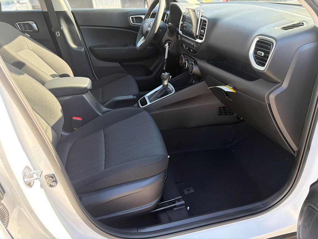 New 2026 Hyundai Venue SE image 13