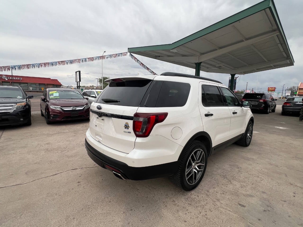 Used 2017 Ford Explorer Sport w/ Equipment Group 401A AWD/4WD image 7