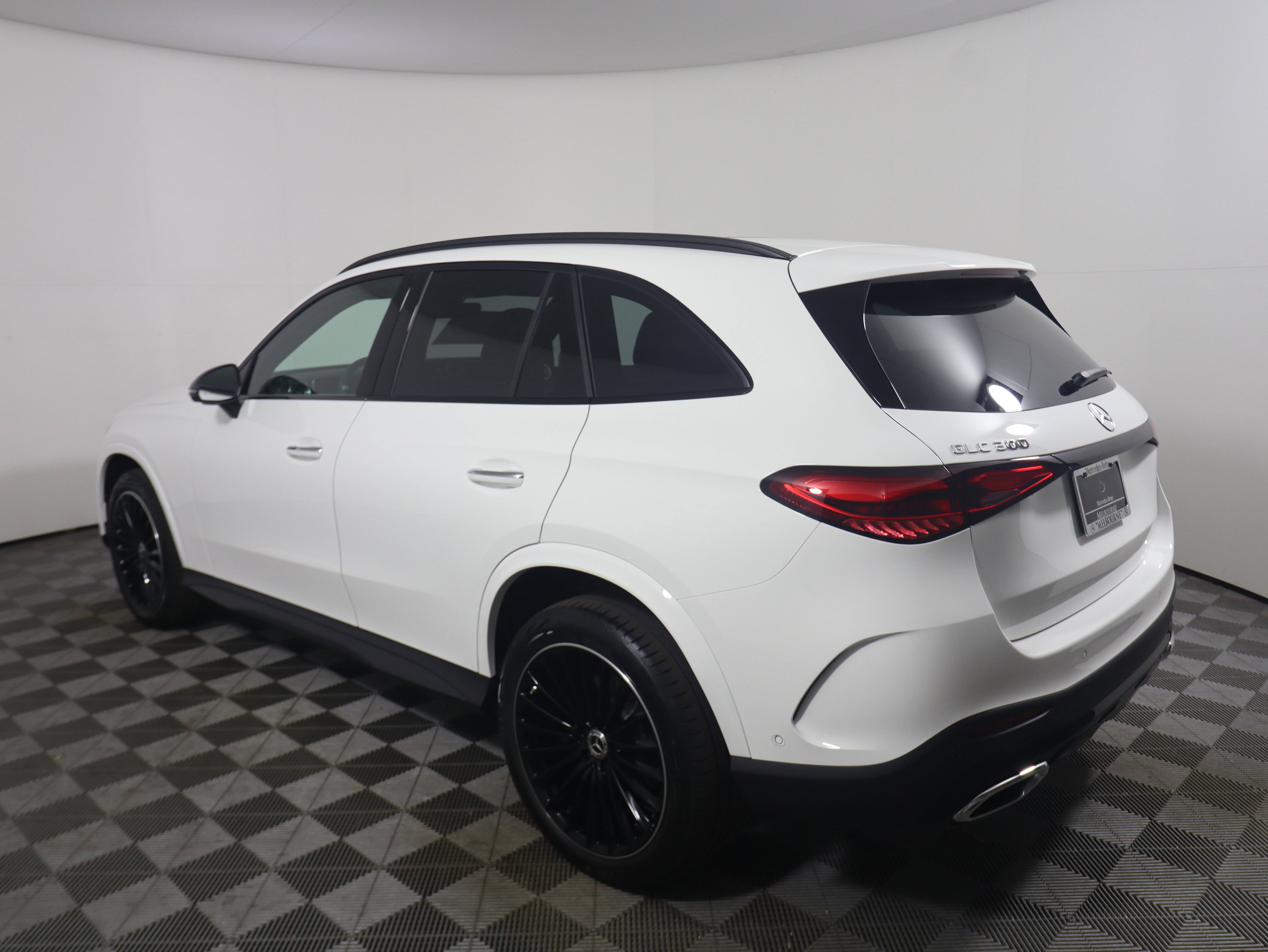 New 2026 Mercedes-Benz GLC 300 image 3