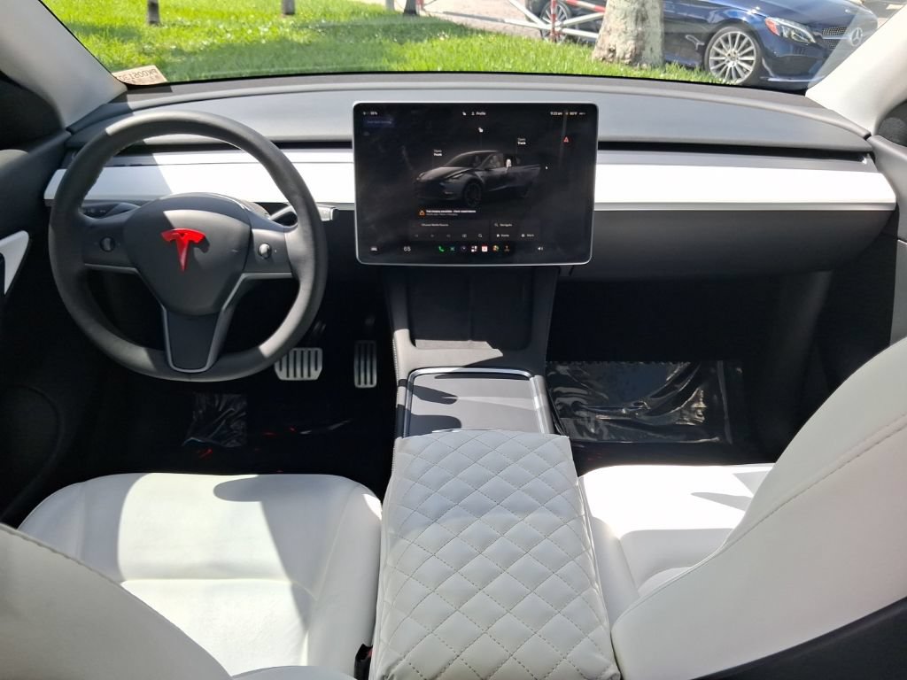 Used 2022 Tesla Model Y Performance AWD/4WD image 9