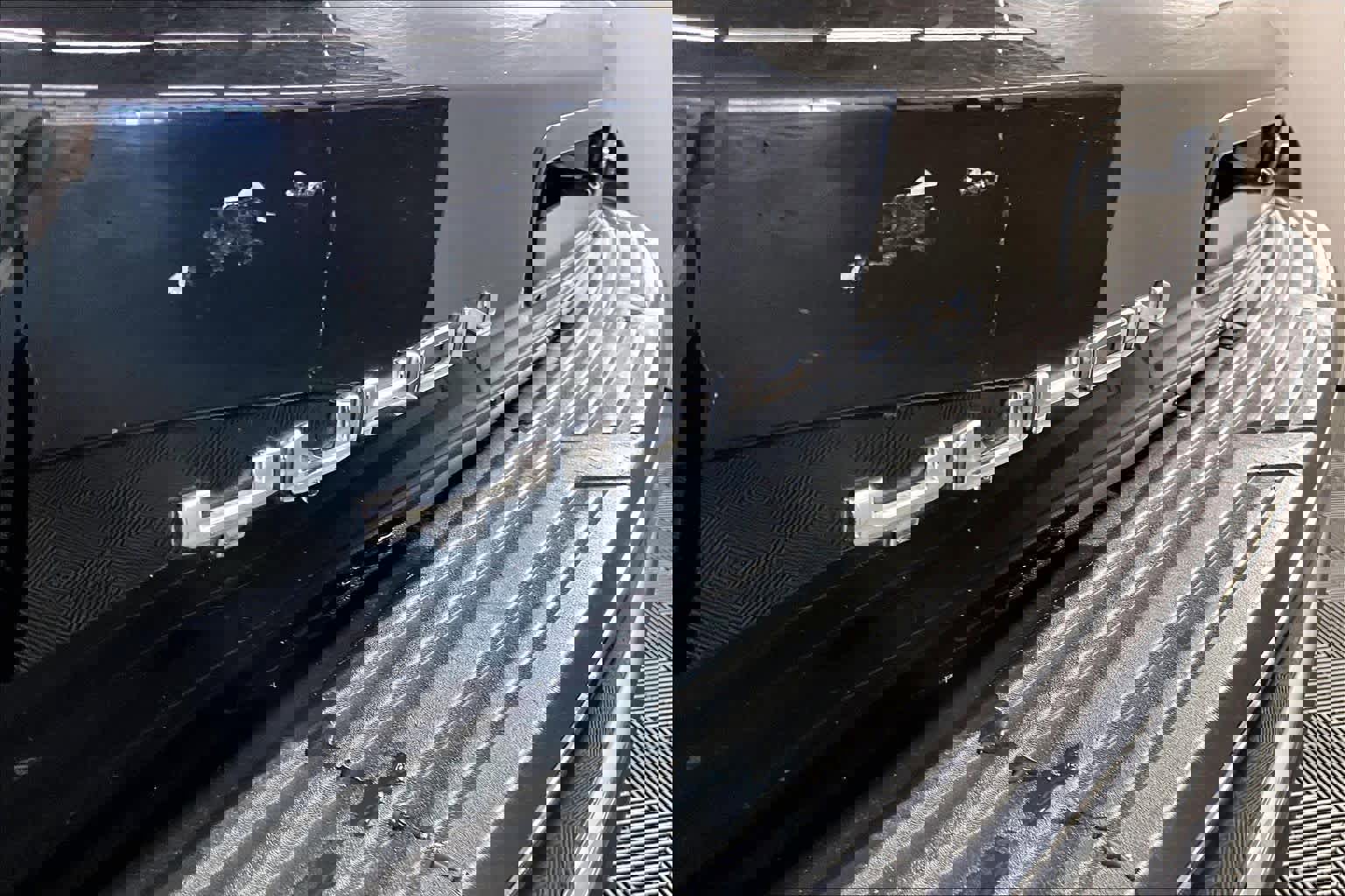 Used 2022 GMC Yukon XL Denali image 28