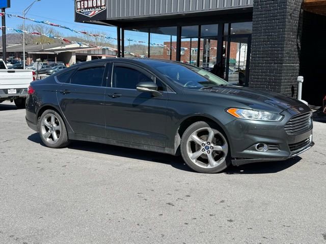 Used 2015 Ford Fusion SE w/ Equipment Group 201A image 2