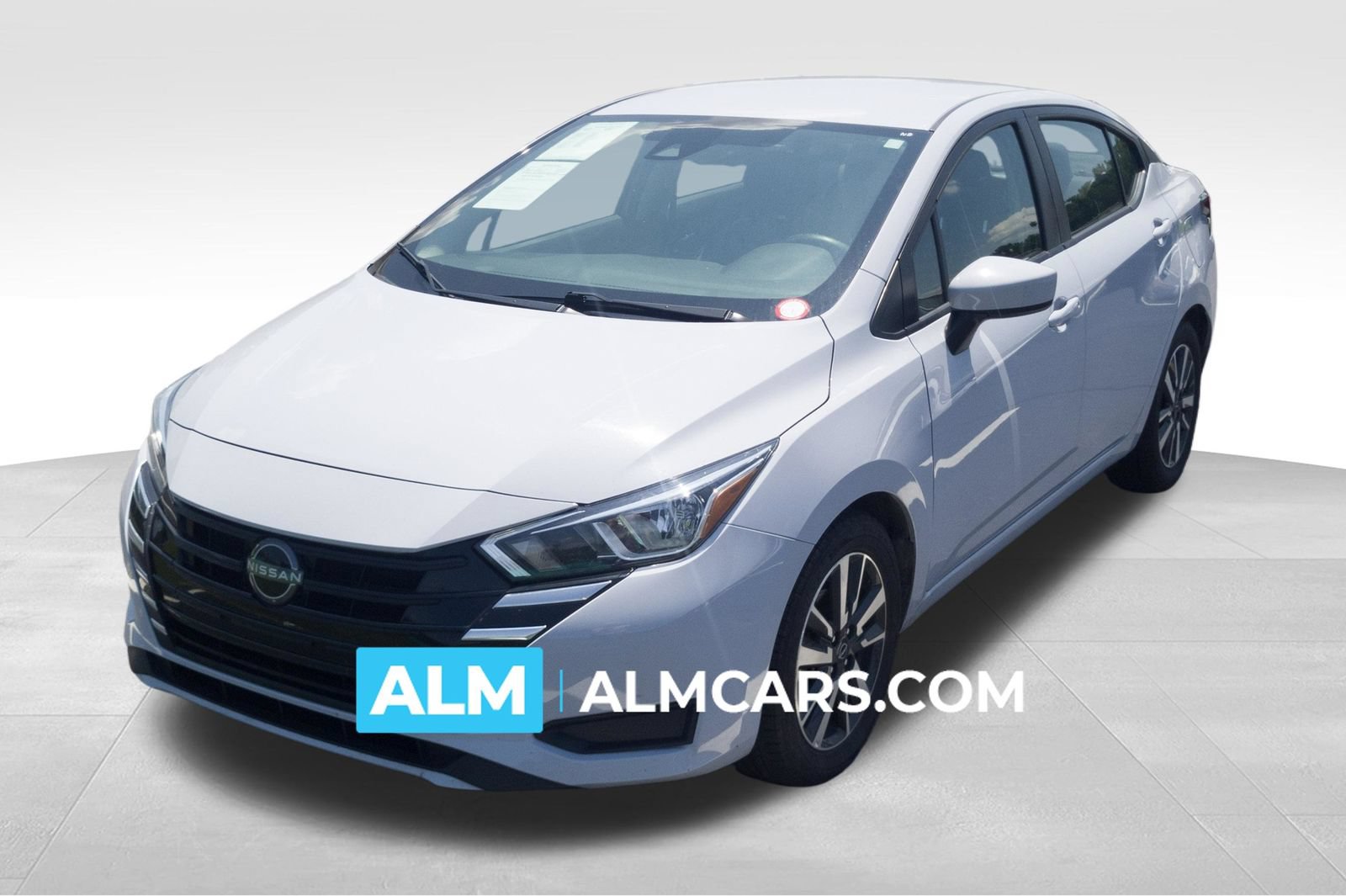 Used 2024 Nissan Versa SV FWD image 1